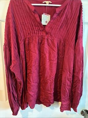 ee:some Size 1 X Women’s Oversized Pleated V-Neck Blouse - Berry NWT